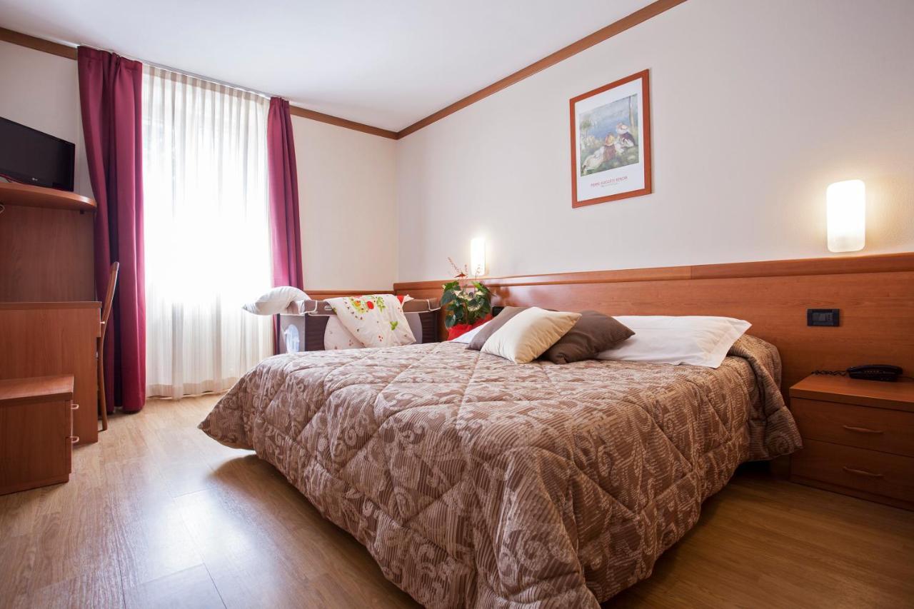 Hotel Vittoria Folgaria Kültér fotó