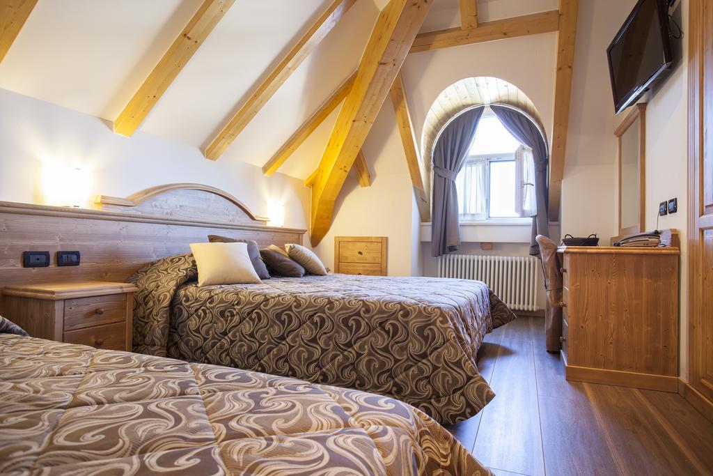 Hotel Vittoria Folgaria Kültér fotó